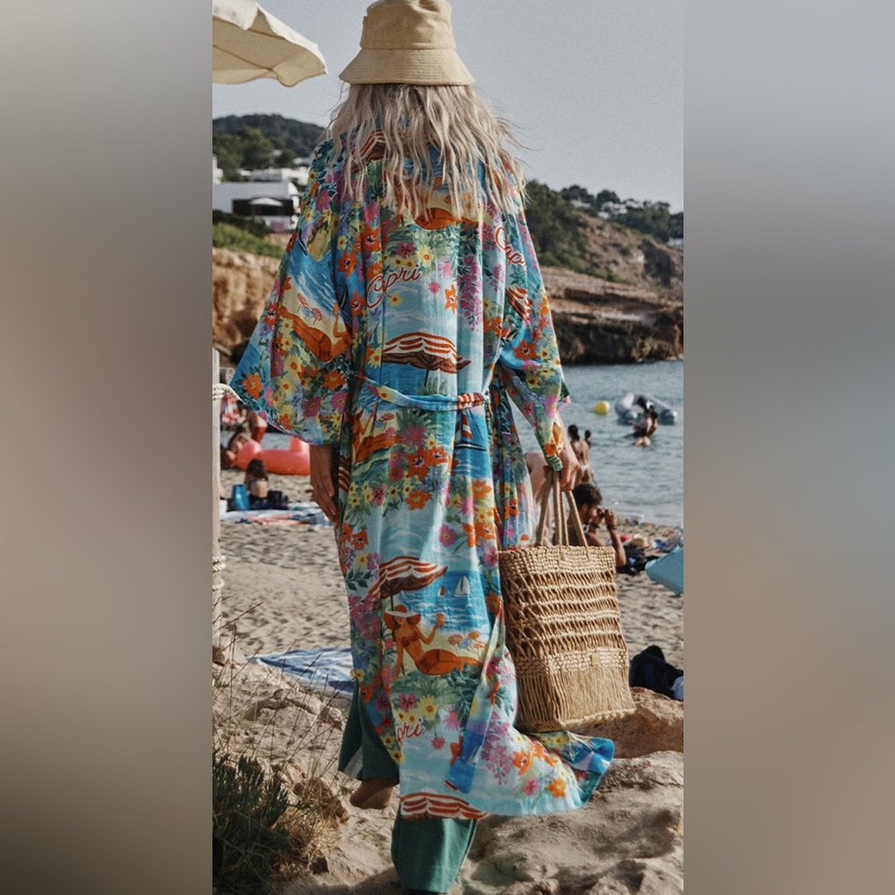 Capri Kimono - Picture 1 of 1